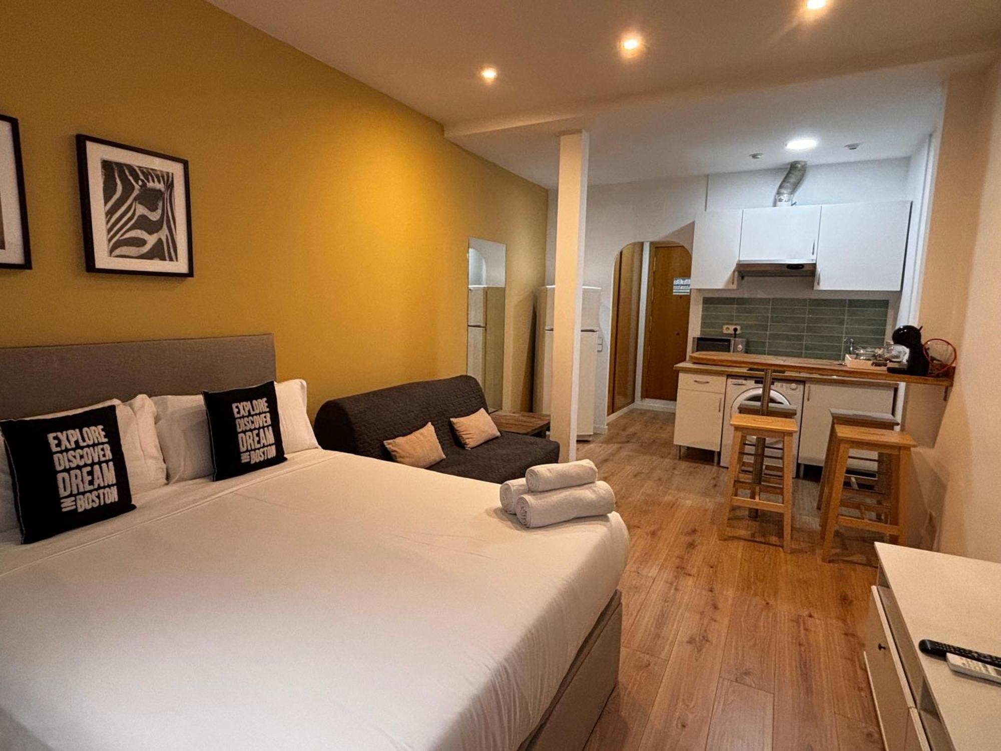 Gran Via Chueca Apartamentos Noxi Madrid Oda fotoğraf